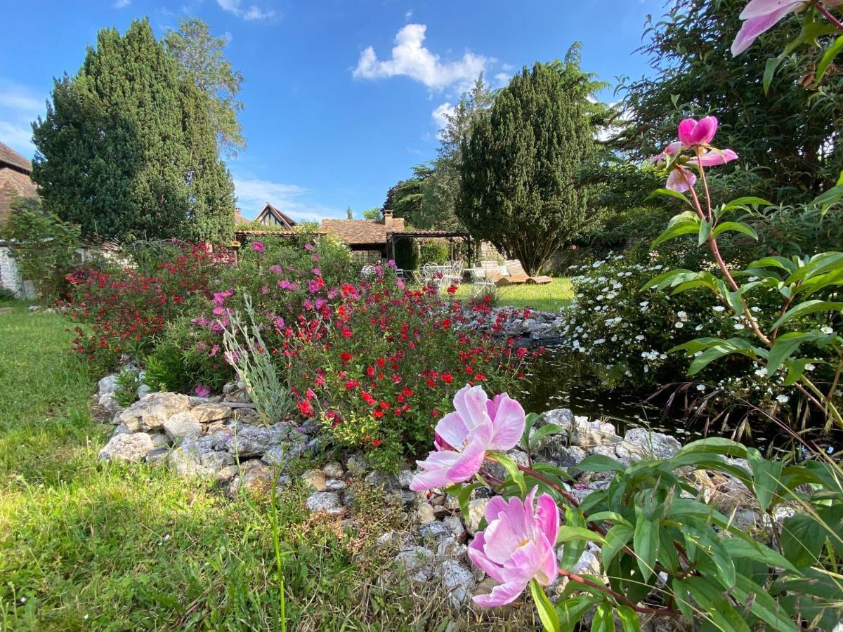 Une Vie En Rose Pressagny-lʼOrgeuilleux Dış mekan fotoğraf